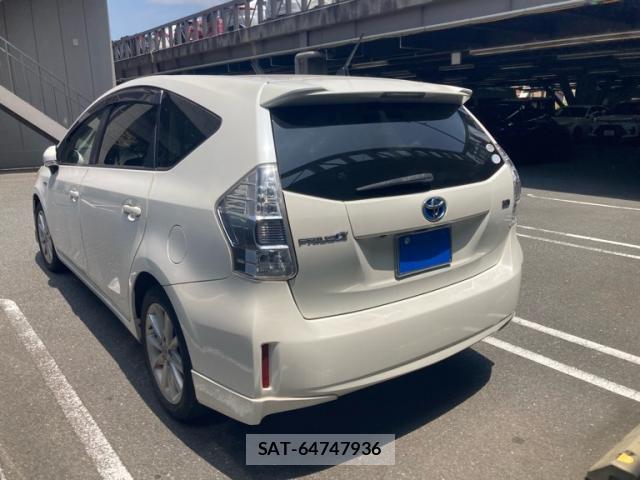 Toyota PRIUS ALPHA 2011-11 8053861-3