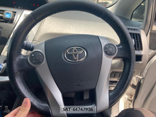 Toyota PRIUS ALPHA 2011-11 8053861-8