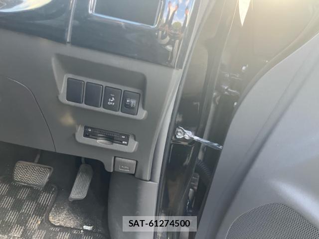 Toyota PRIUS ALPHA 2014-05 8053898-19