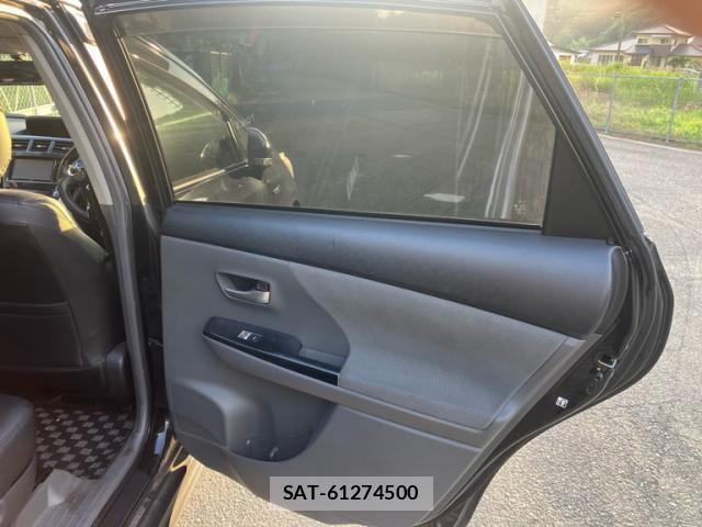 Toyota PRIUS ALPHA 2014-05 8053898-7