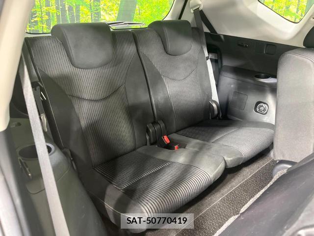 Toyota PRIUS ALPHA 2015-08 8054308-9