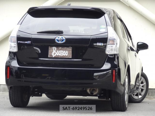 Toyota PRIUS ALPHA 2013-10 8054427-1