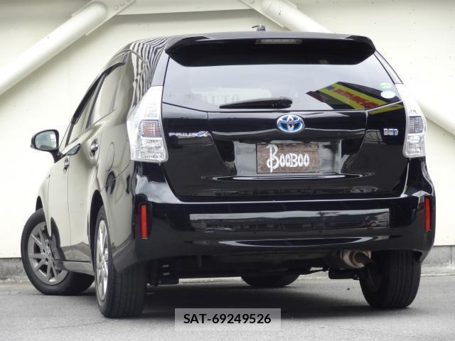Toyota PRIUS ALPHA 2013-10 8054427-10