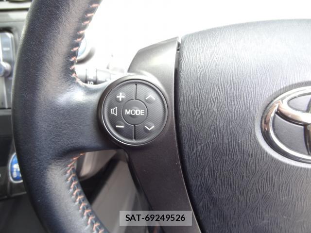 Toyota PRIUS ALPHA 2013-10 8054427-12