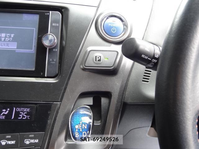 Toyota PRIUS ALPHA 2013-10 8054427-14