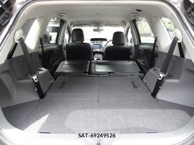 Toyota PRIUS ALPHA 2013-10 8054427-5