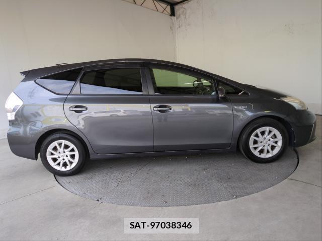 Toyota PRIUS ALPHA 2012-01 8054992-3