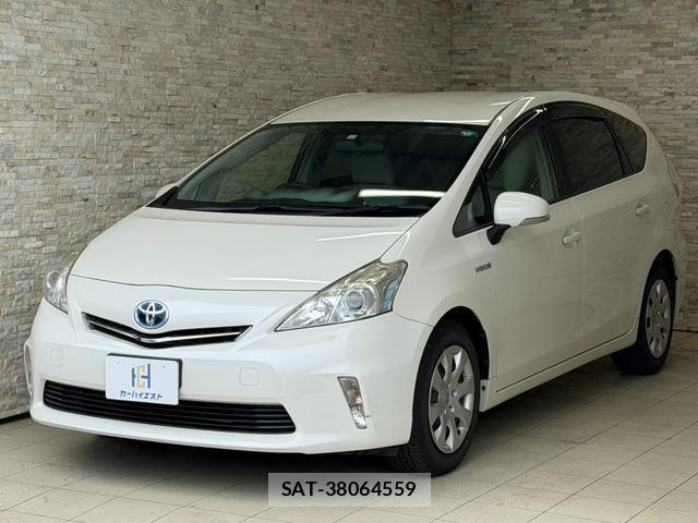 Toyota PRIUS ALPHA 2011-10 8055967-1