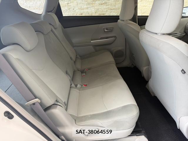 Toyota PRIUS ALPHA 2011-10 8055967-11