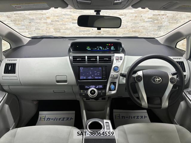 Toyota PRIUS ALPHA 2011-10 8055967-15