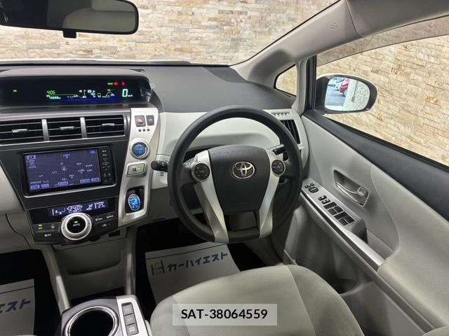 Toyota PRIUS ALPHA 2011-10 8055967-16