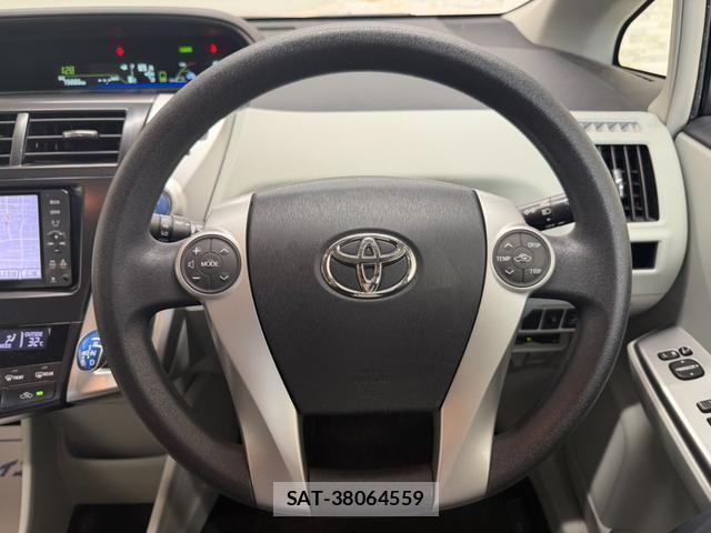 Toyota PRIUS ALPHA 2011-10 8055967-18