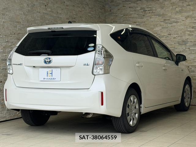 Toyota PRIUS ALPHA 2011-10 8055967-3