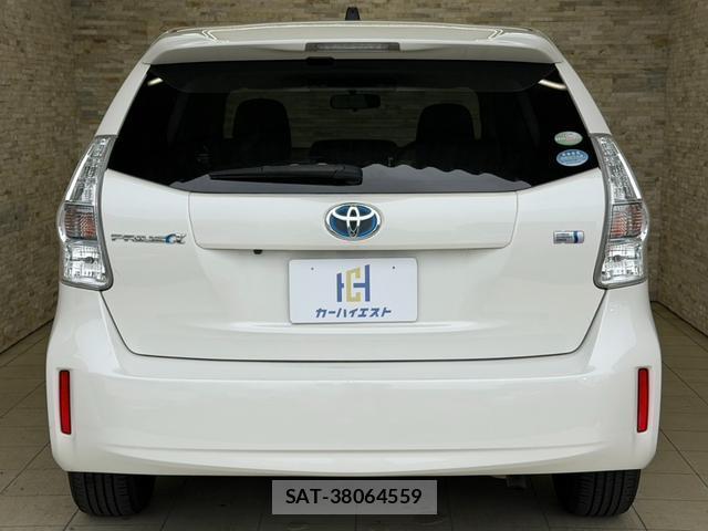 Toyota PRIUS ALPHA 2011-10 8055967-5