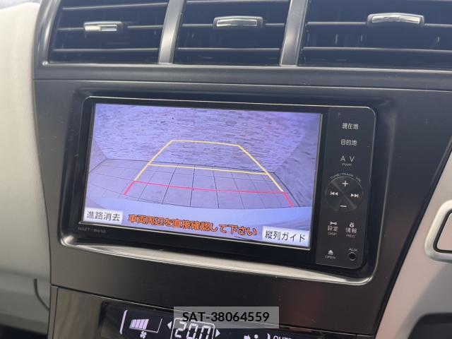 Toyota PRIUS ALPHA 2011-10 8055967-8