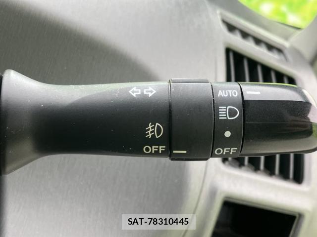 Toyota PRIUS ALPHA 2013-11 8056183-14