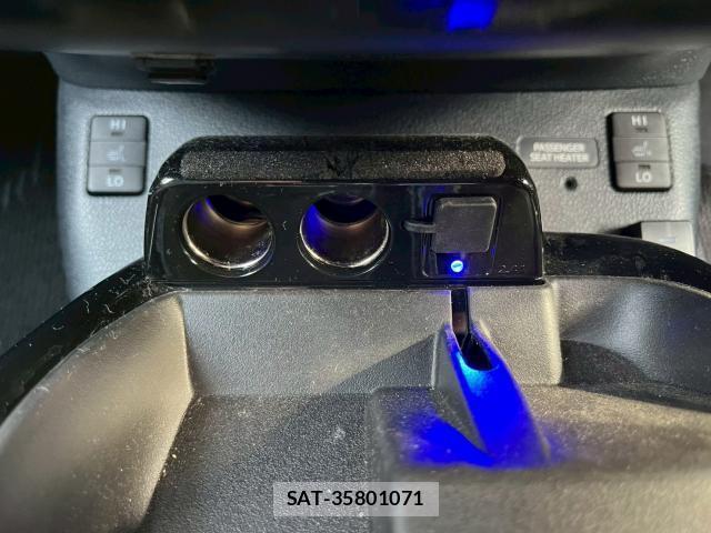Toyota PRIUS PHV 2017-02 8053247-16