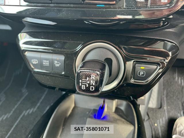 Toyota PRIUS PHV 2017-02 8053247-17