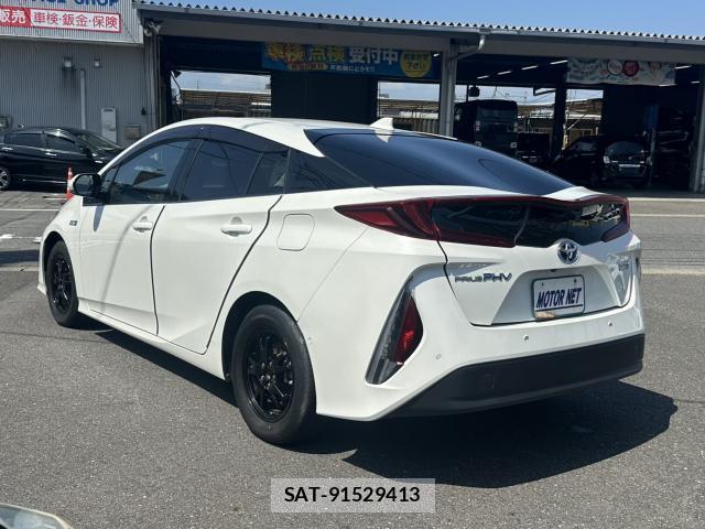 Toyota PRIUS PHV 2018-07 8053302-10