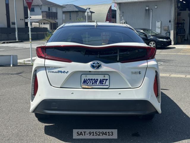 Toyota PRIUS PHV 2018-07 8053302-13