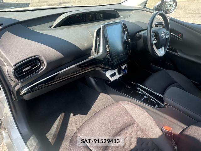 Toyota PRIUS PHV 2018-07 8053302-14