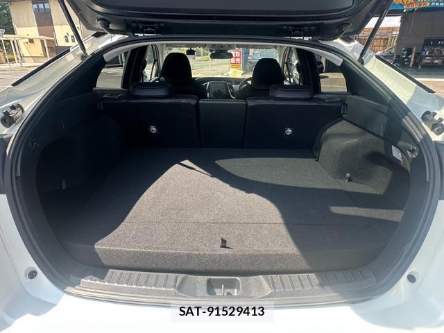 Toyota PRIUS PHV 2018-07 8053302-15