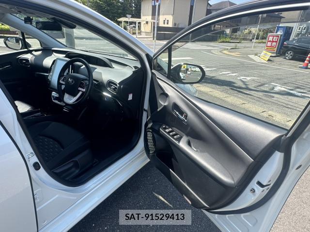 Toyota PRIUS PHV 2018-07 8053302-16