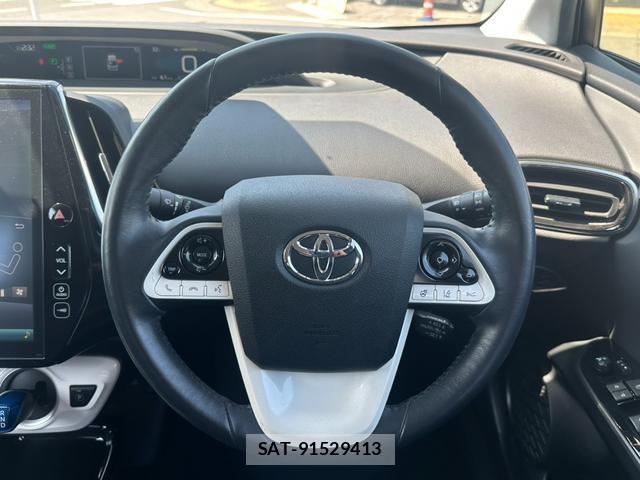 Toyota PRIUS PHV 2018-07 8053302-17