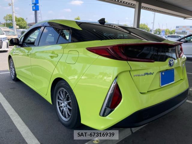 Toyota PRIUS PHV 2017-06 8053439-13
