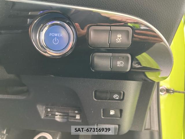 Toyota PRIUS PHV 2017-06 8053439-9