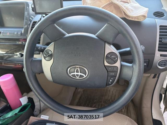 Toyota PRIUS 2005-01 8053515-14