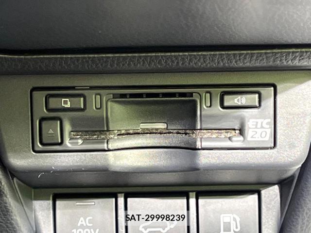 Toyota PRIUS 2023-02 8053778-5