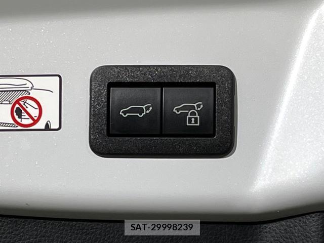 Toyota PRIUS 2023-02 8053778-6