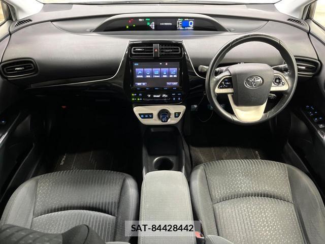 Toyota PRIUS 2017-03 8053779-1