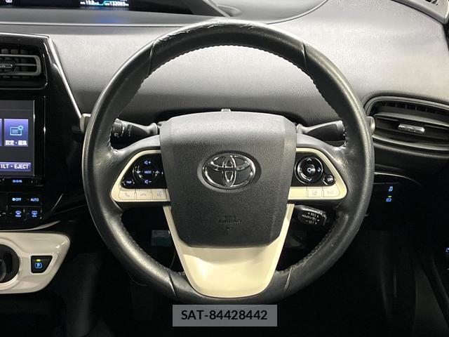 Toyota PRIUS 2017-03 8053779-10