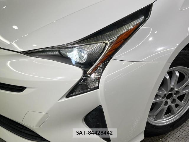 Toyota PRIUS 2017-03 8053779-11