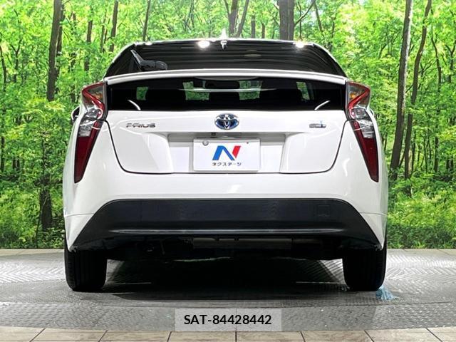 Toyota PRIUS 2017-03 8053779-14