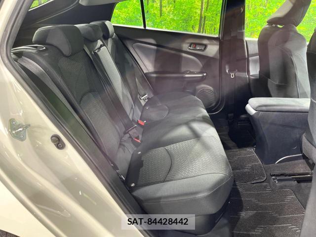 Toyota PRIUS 2017-03 8053779-8