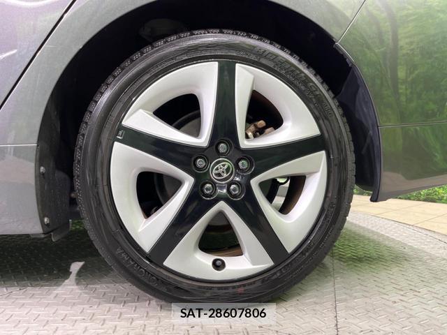 Toyota PRIUS 2017-09 8053783-12
