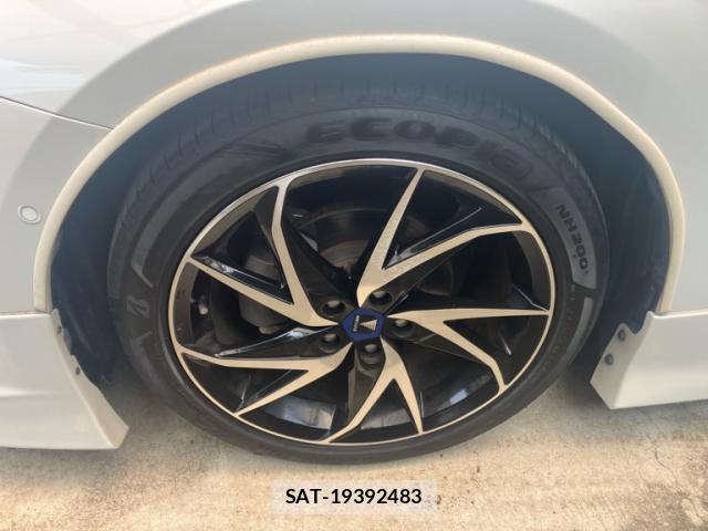 Toyota PRIUS 2016-05 8053904-12