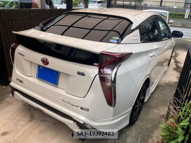 Toyota PRIUS 2016-05 8053904-8