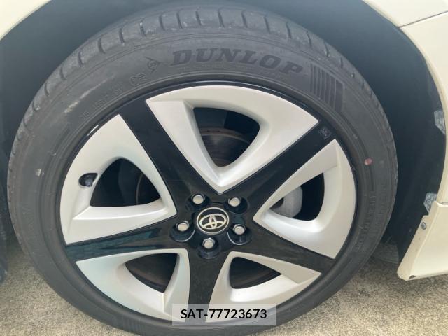 Toyota PRIUS 2016-03 8053905-12