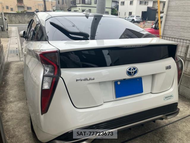 Toyota PRIUS 2016-03 8053905-13