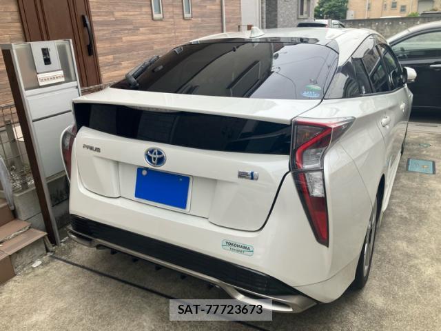 Toyota PRIUS 2016-03 8053905-2