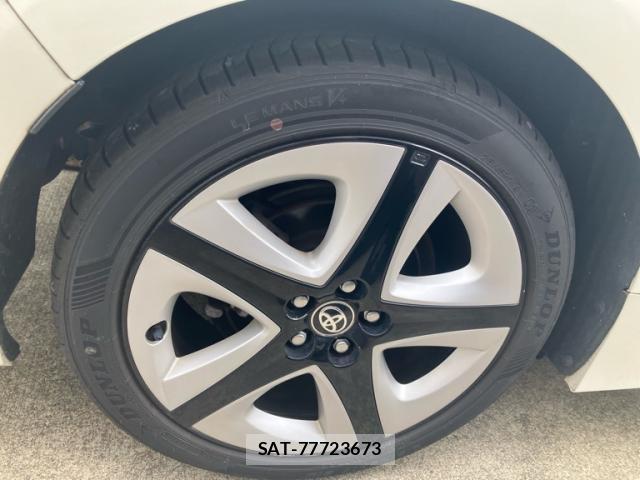 Toyota PRIUS 2016-03 8053905-3