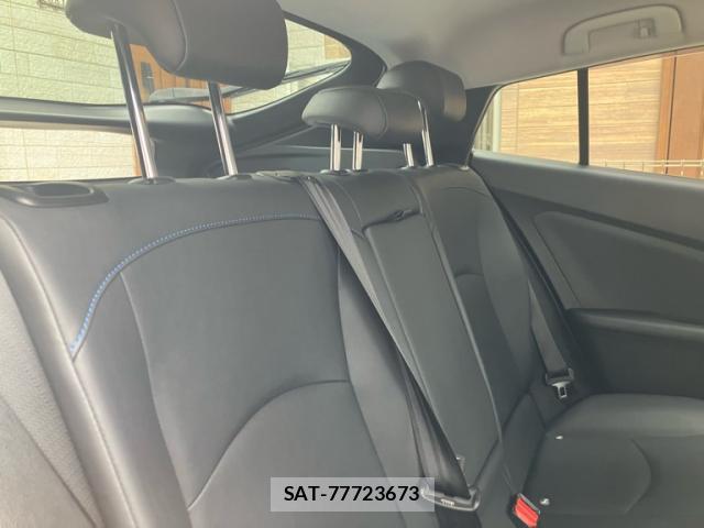 Toyota PRIUS 2016-03 8053905-7