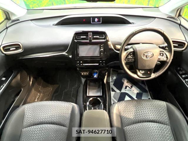 Toyota PRIUS 2018-03 8053976-1