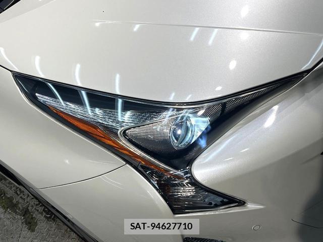Toyota PRIUS 2018-03 8053976-11