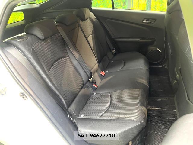 Toyota PRIUS 2018-03 8053976-8