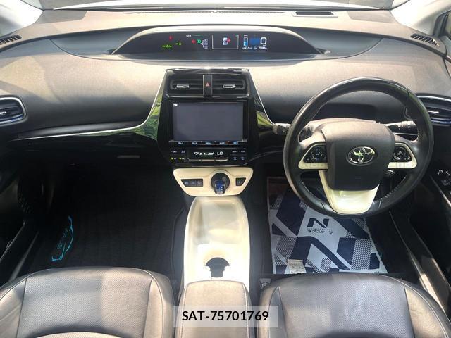 Toyota PRIUS 2016-05 8053978-1